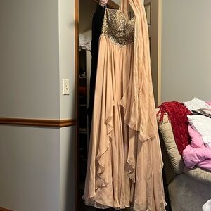 Worn once Sherri Hill beautiful dress